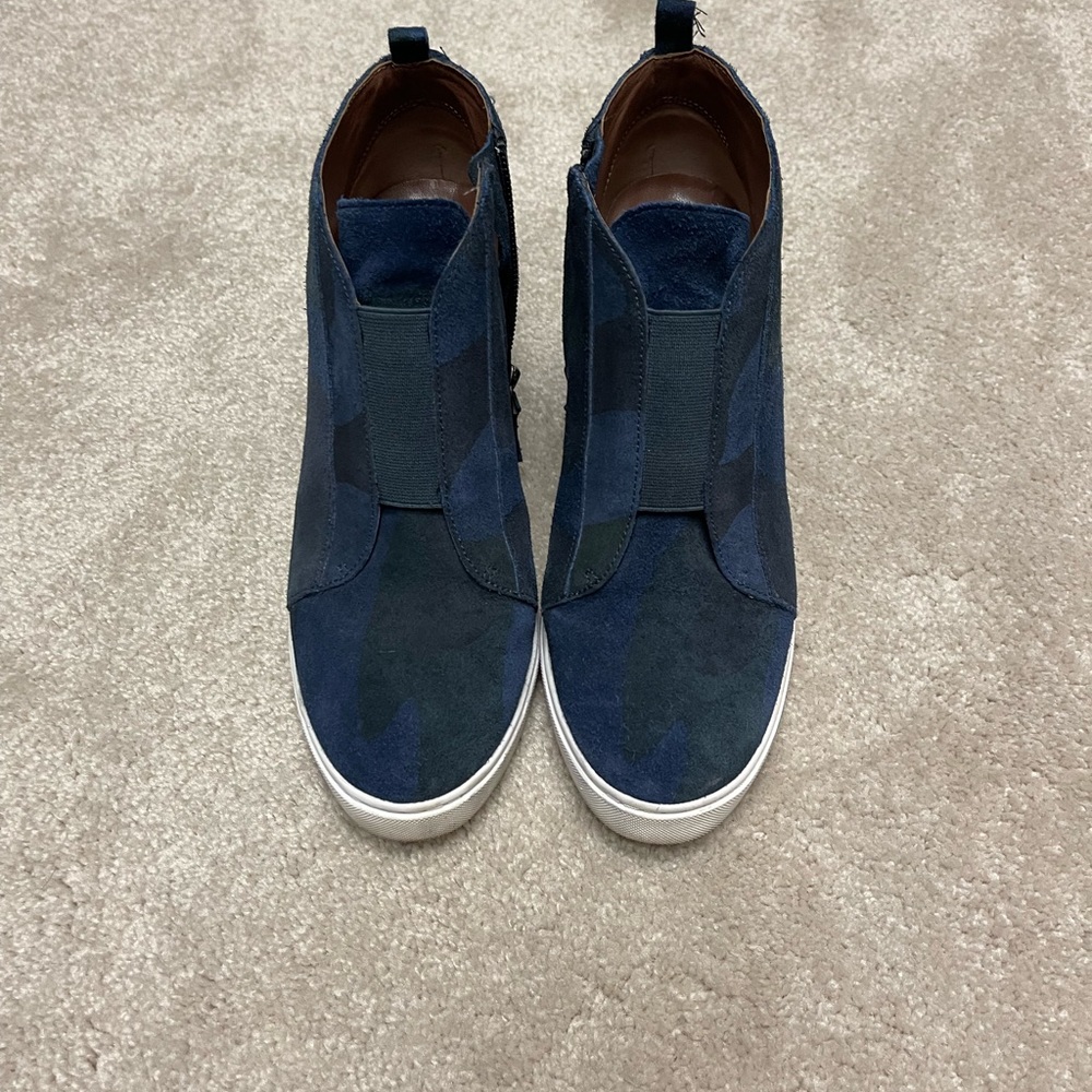 Paolo gently worn suede athletic wedges!